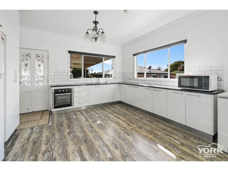 97a Taylor Street, Newtown QLD 4350