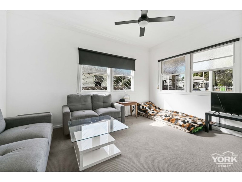 97a Taylor Street, Newtown QLD 4350