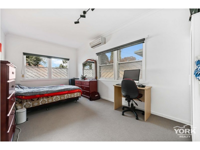 97a Taylor Street, Newtown QLD 4350