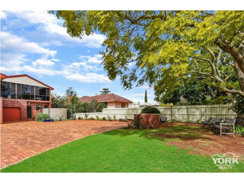 2/2G James Street, Rangeville QLD 4350