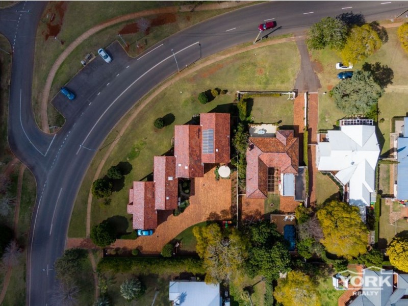 2/2G James Street, Rangeville QLD 4350