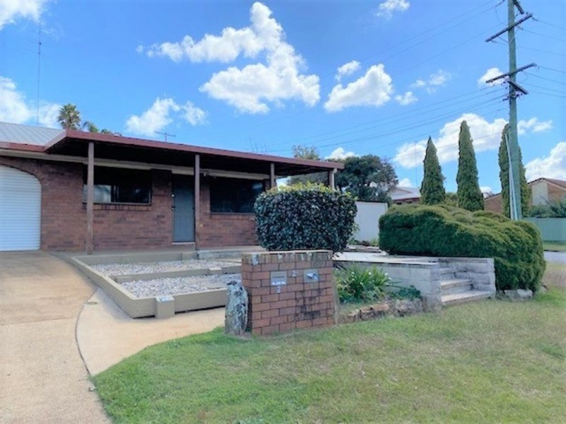 1/2 Dunemann Street, Kearneys Spring QLD 4350