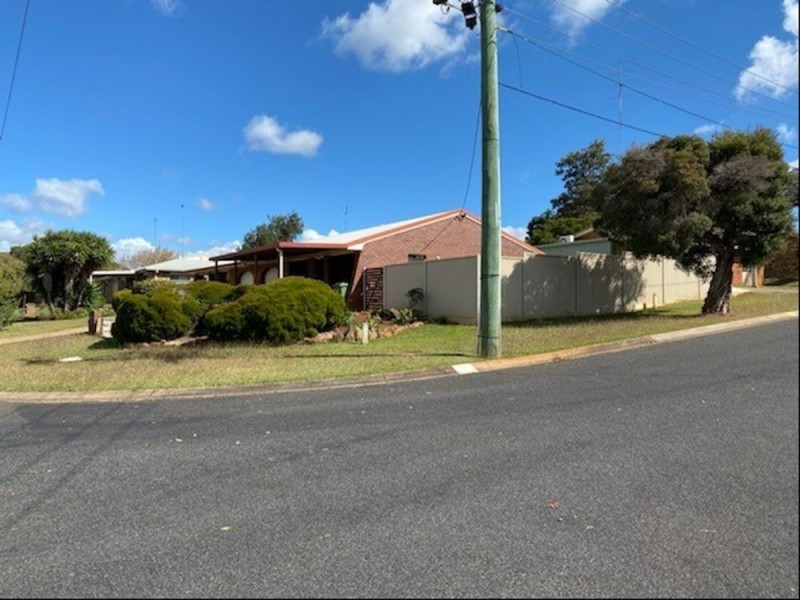 1/2 Dunemann Street, Kearneys Spring QLD 4350