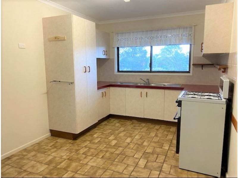 1/2 Dunemann Street, Kearneys Spring QLD 4350