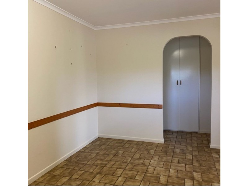 1/2 Dunemann Street, Kearneys Spring QLD 4350