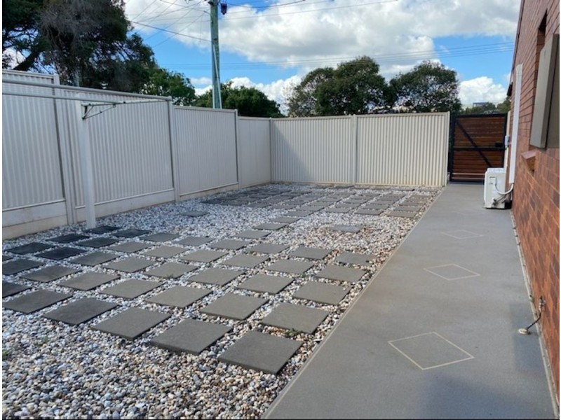1/2 Dunemann Street, Kearneys Spring QLD 4350