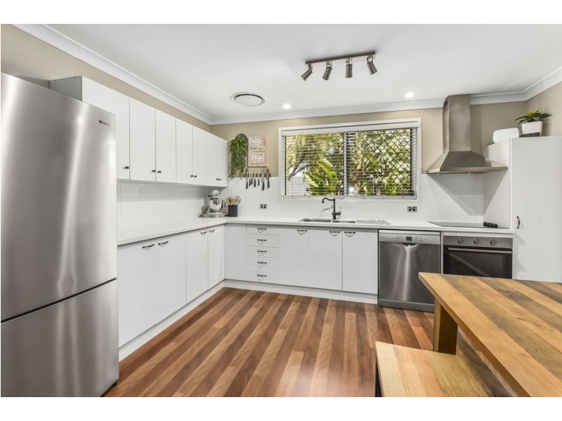3/4 Hamilton Street, Newtown QLD 4350