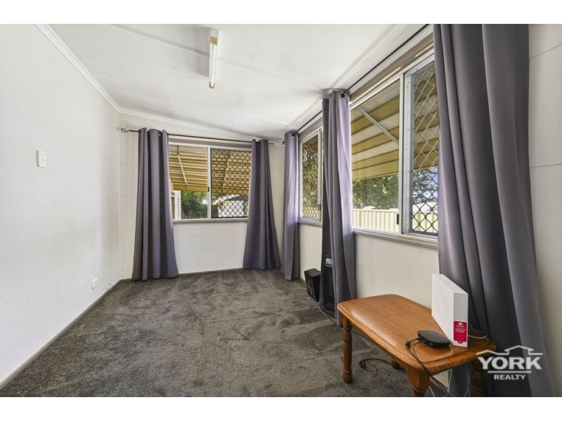 195 North Street, Rockville QLD 4350