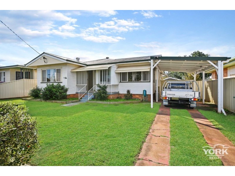 195 North Street, Rockville QLD 4350