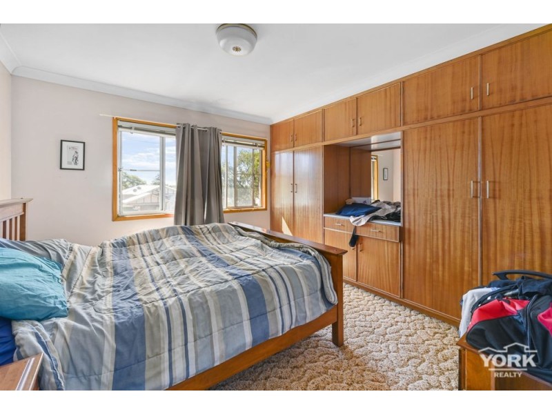 Centenary Heights QLD 4350
