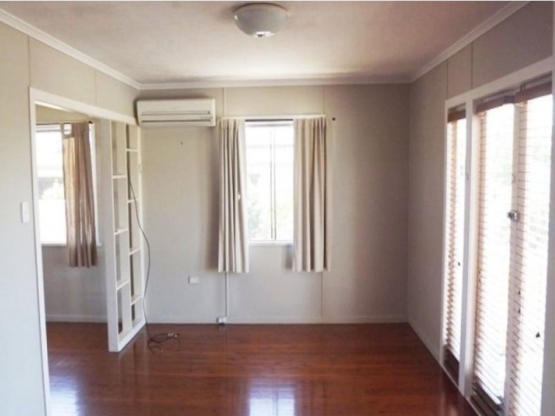 Centenary Heights QLD 4350