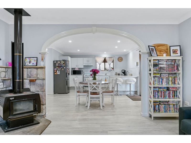 402 Stenner Street, Kearneys Spring QLD 4350