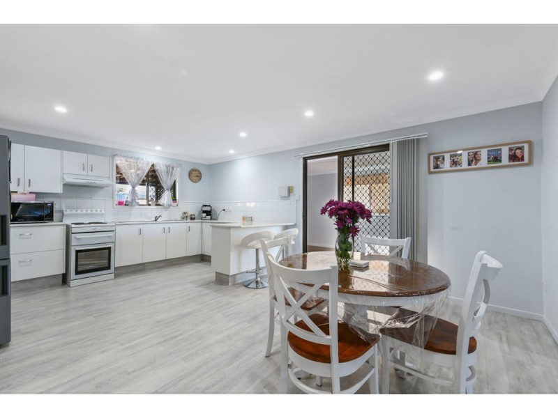 402 Stenner Street, Kearneys Spring QLD 4350