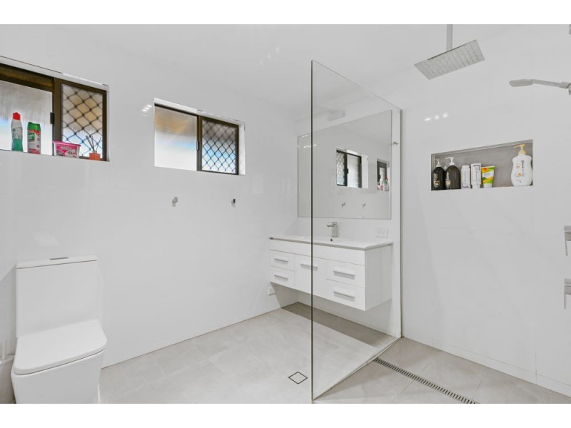 402 Stenner Street, Kearneys Spring QLD 4350