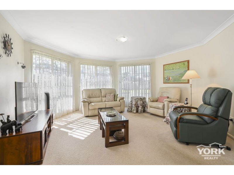 1 Chifley Court, Middle Ridge QLD 4350