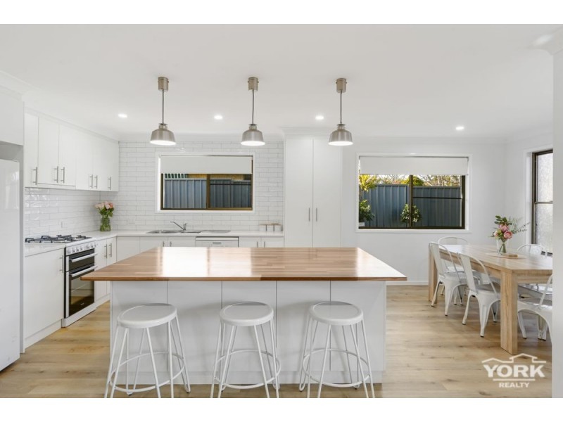 Centenary Heights QLD 4350