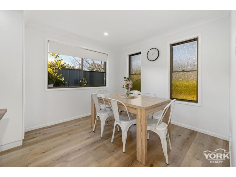 Centenary Heights QLD 4350