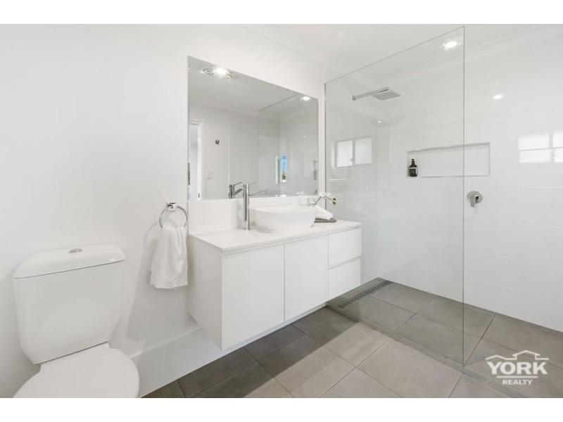 Centenary Heights QLD 4350
