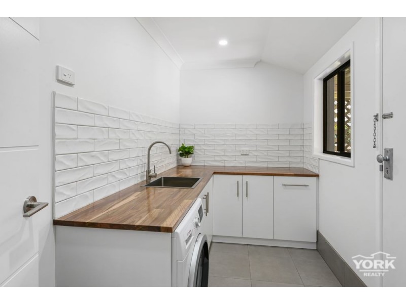 Centenary Heights QLD 4350