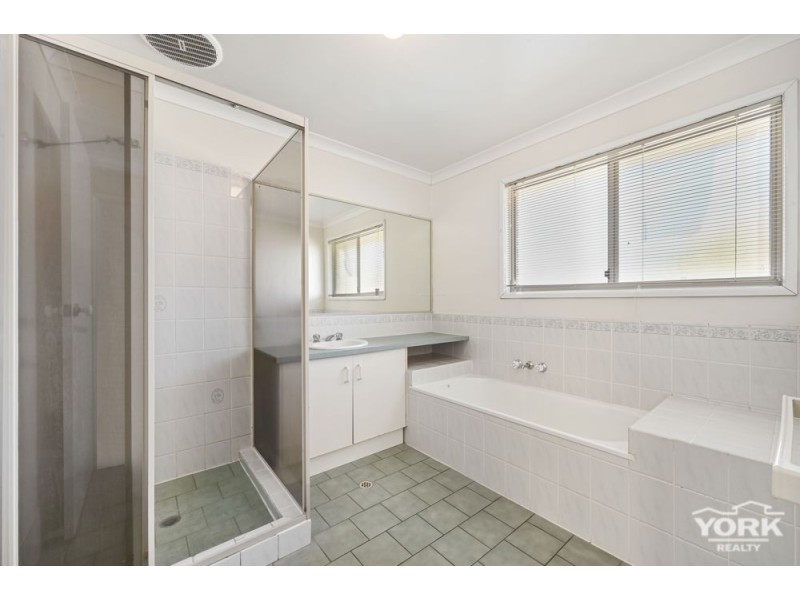 Kearneys Spring QLD 4350