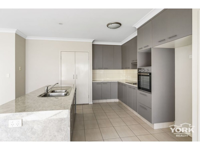 Middle Ridge QLD 4350