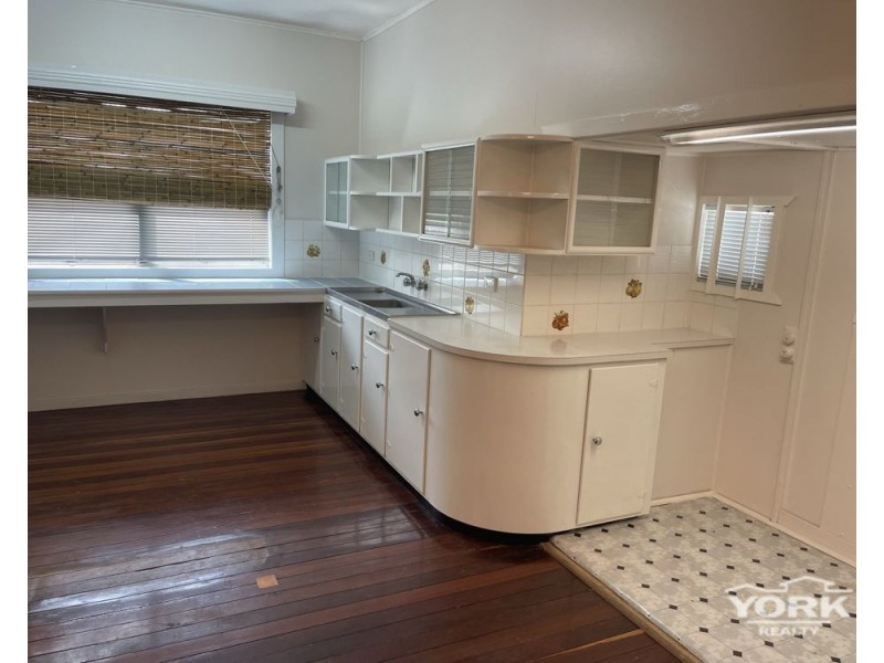 22 Ruthven Street, Harlaxton QLD 4350