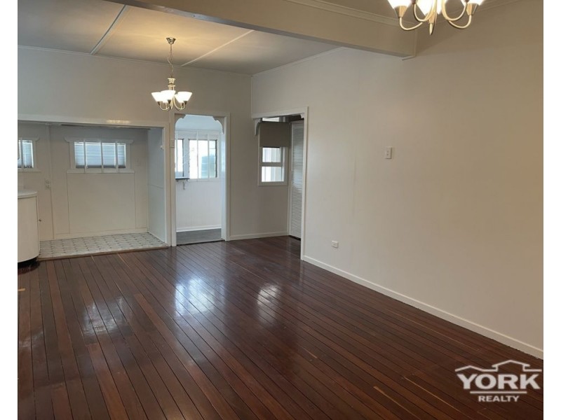 22 Ruthven Street, Harlaxton QLD 4350