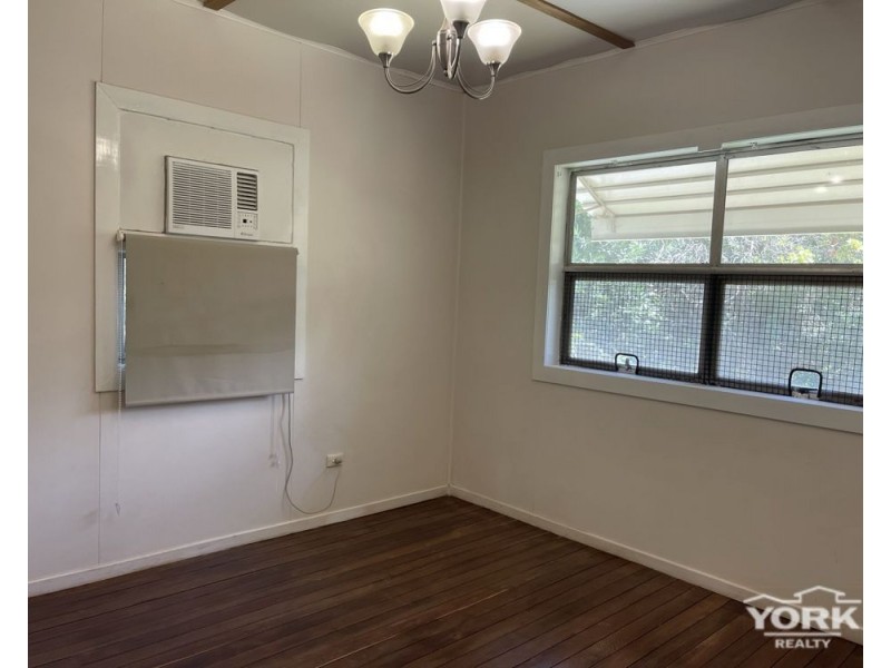 22 Ruthven Street, Harlaxton QLD 4350