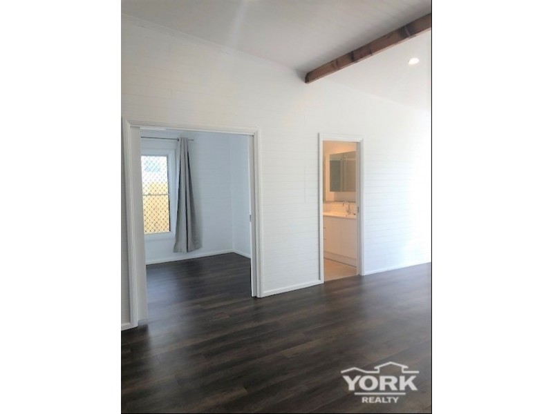 8 Sir Street, North Toowoomba QLD 4350