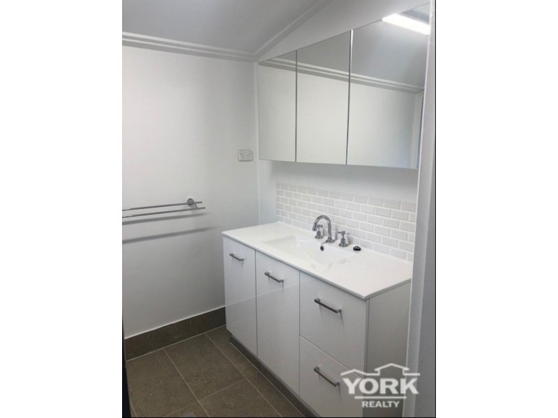 8 Sir Street, North Toowoomba QLD 4350