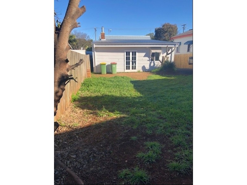 8 Sir Street, North Toowoomba QLD 4350