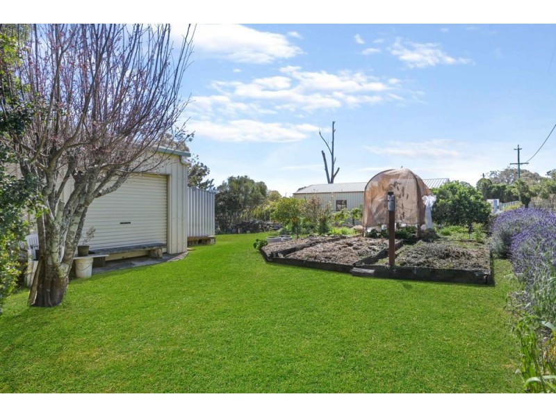 22 Charles Street, Crows Nest QLD 4355