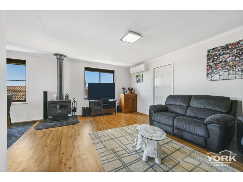 7 Beh Street, Harristown QLD 4350