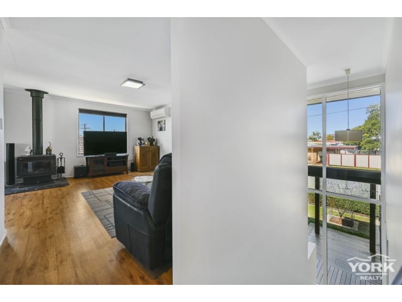 7 Beh Street, Harristown QLD 4350