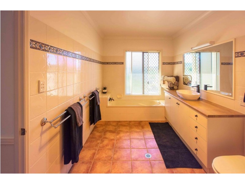 Hodgson Vale QLD 4352