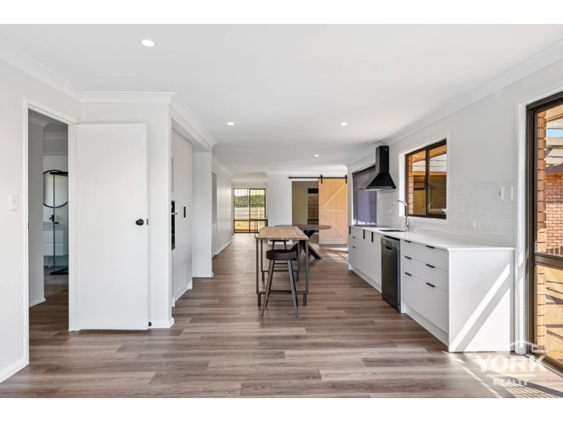 Centenary Heights QLD 4350