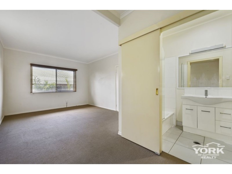 Kearneys Spring QLD 4350