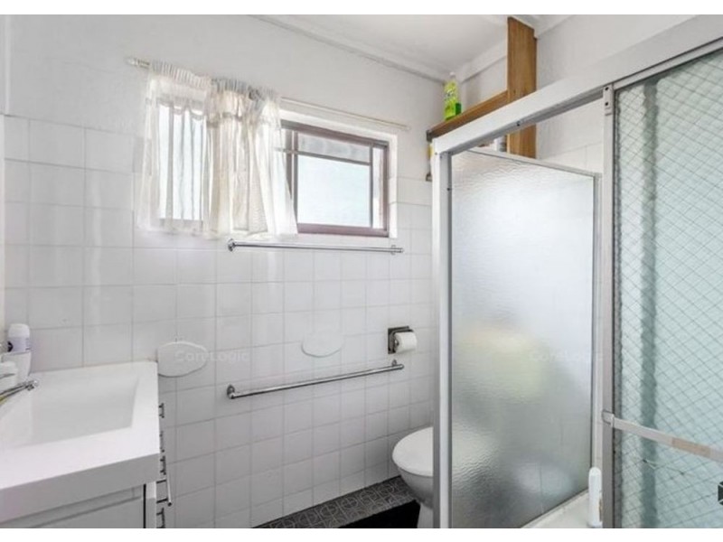 1/203 Campbell Street, Newtown QLD 4350