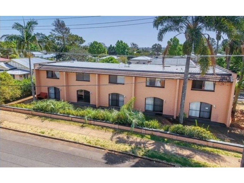 1/203 Campbell Street, Newtown QLD 4350