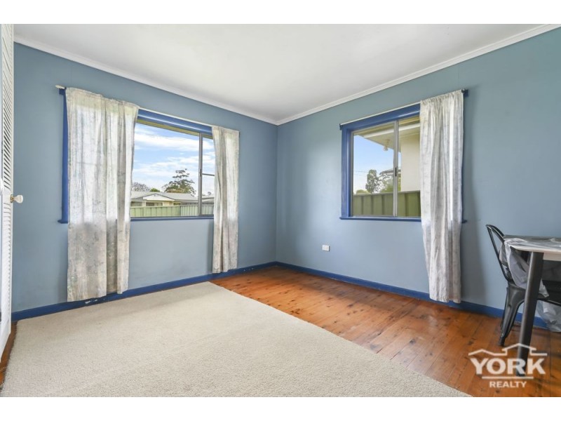 25 Quelch Street, Rockville QLD 4350