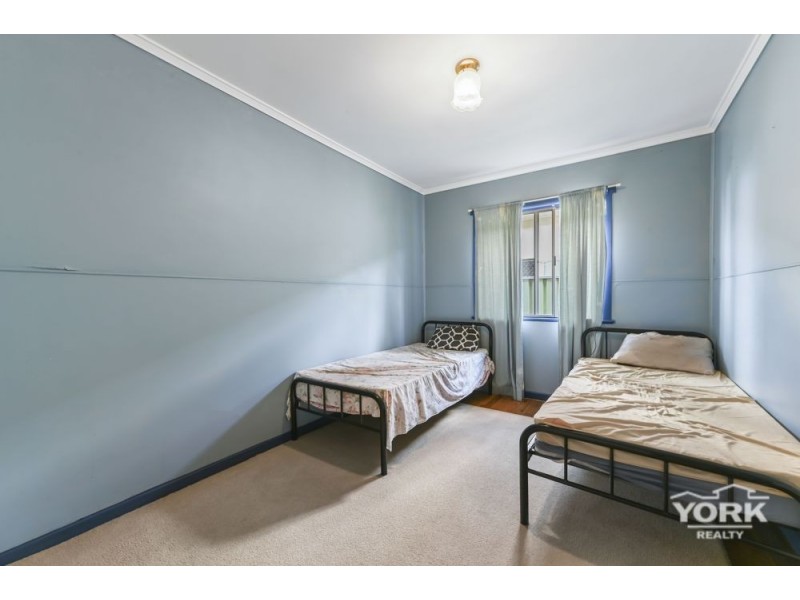 25 Quelch Street, Rockville QLD 4350