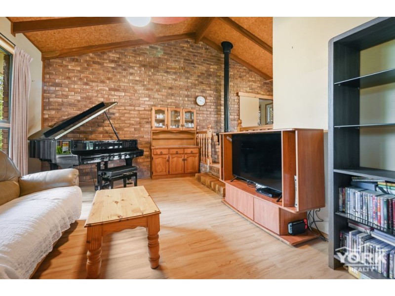 Centenary Heights QLD 4350