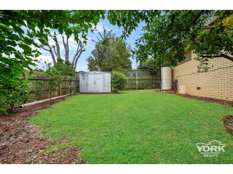 33 McLeod Street, Rangeville QLD 4350