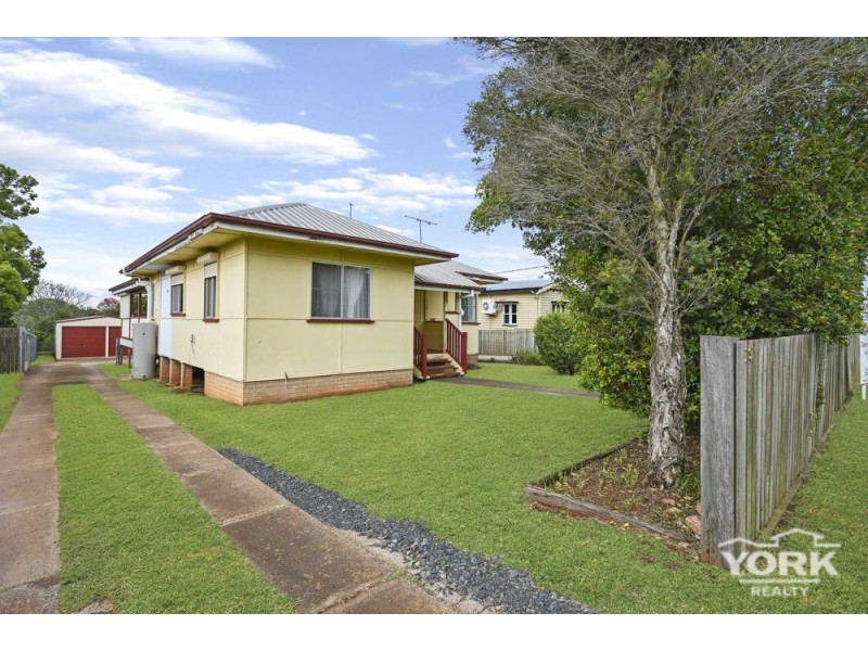 19 Dalmeny Street, Wilsonton QLD 4350