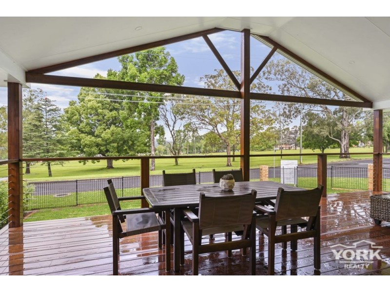 Centenary Heights QLD 4350