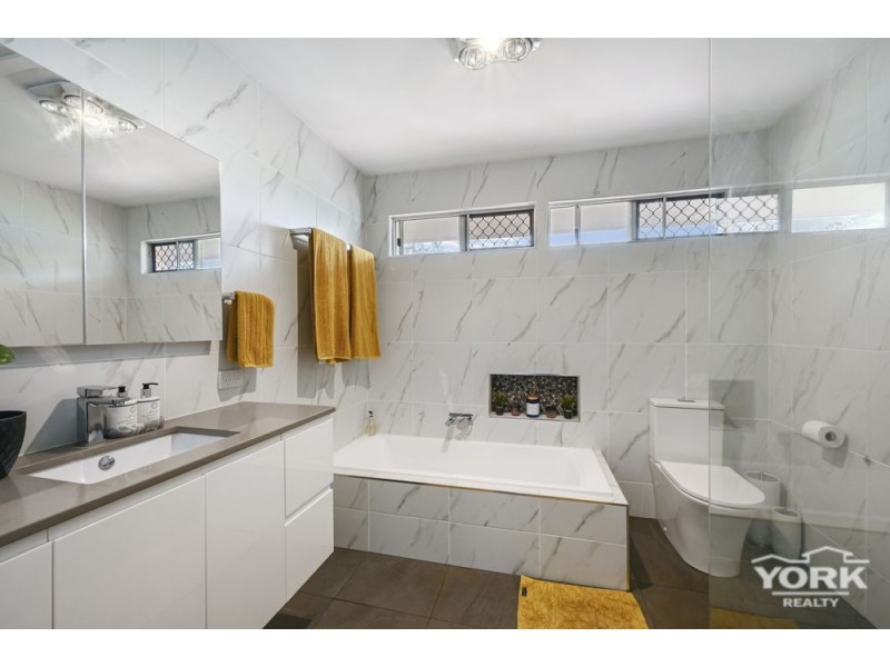 Centenary Heights QLD 4350