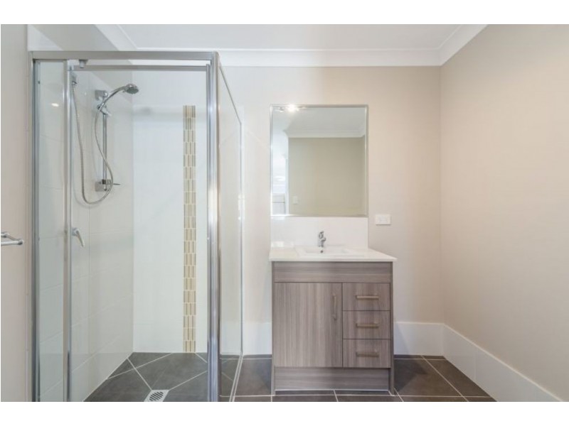 1/176 Handley Street, Darling Heights QLD 4350