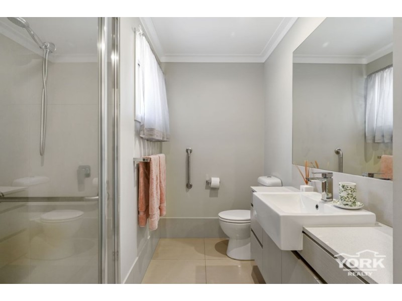 Centenary Heights QLD 4350