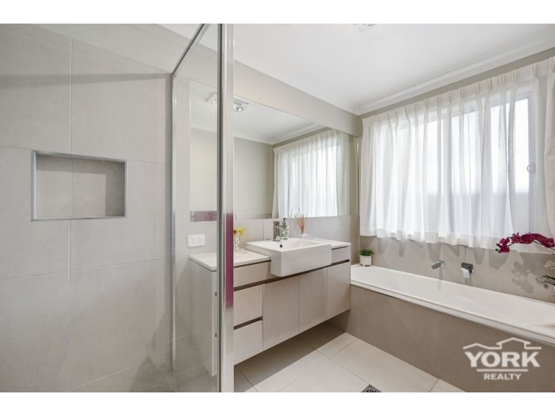 Centenary Heights QLD 4350