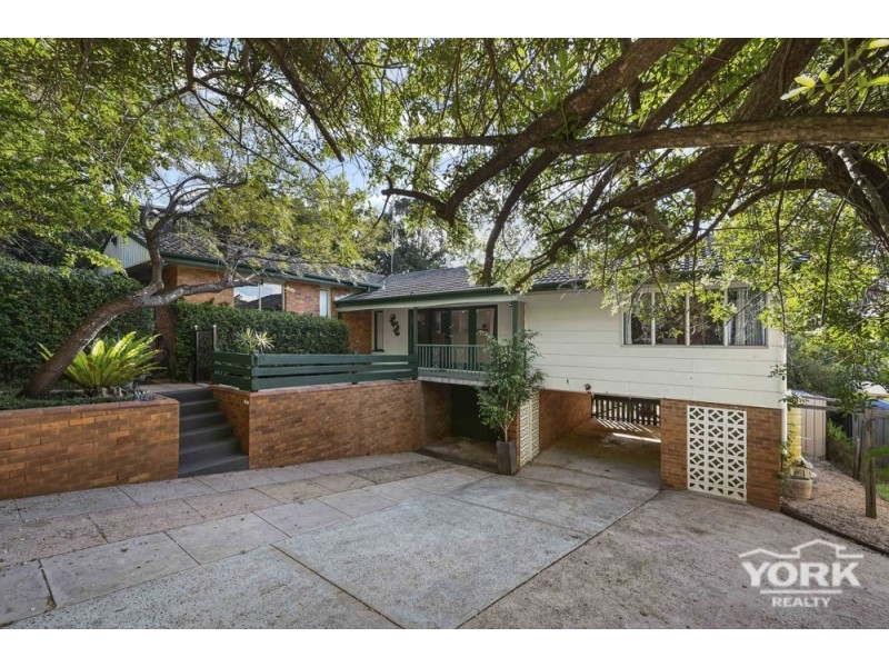 3 Peter Street, Mount Lofty QLD 4350